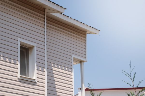 Cost of Vinyl Siding Hole Repair in Woodinville